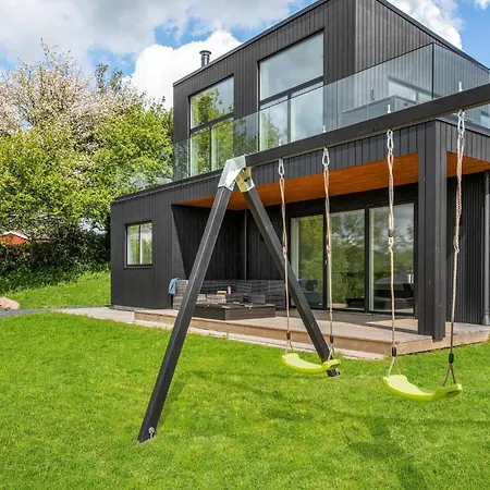 Beautiful In With House Sea View *